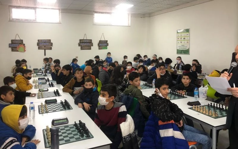 Doğa Kolejinde satranç turnuvası başladı
