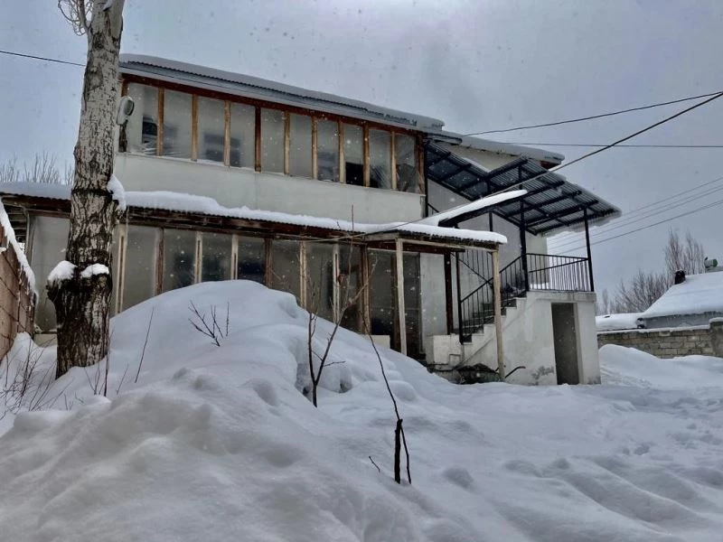 Ağrı ilkbaharda yeniden beyaza büründü
