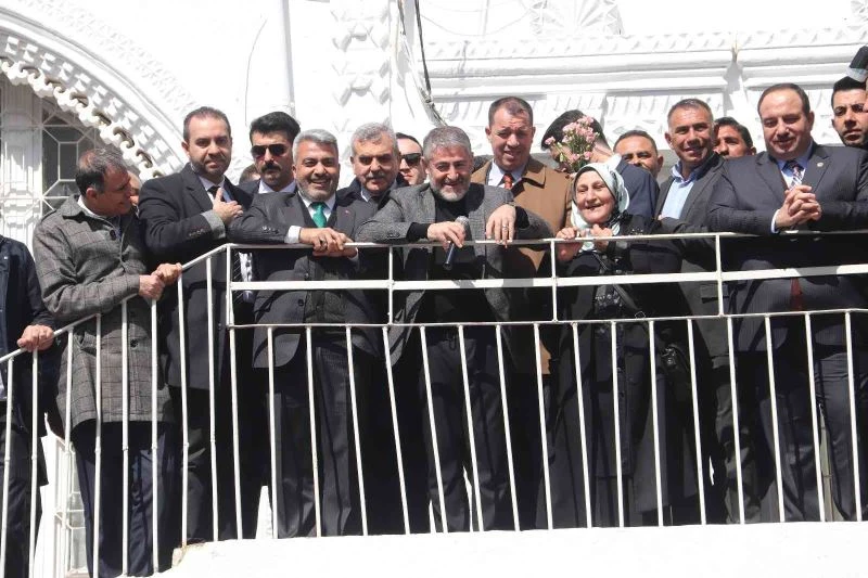 Bakan Nebati baba ocağında halaylarla karşılandı
