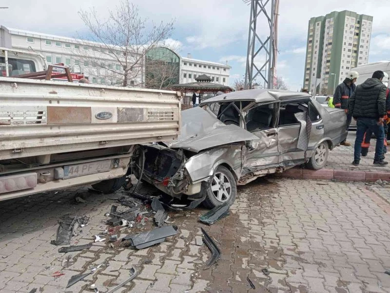 Malatya’da 6 araç bir birine girdi: 1 yaralı
