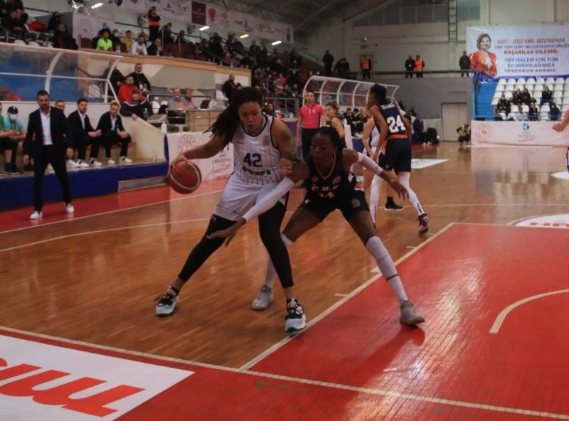 Kadınlar Basketbol Süper Ligi: İzmit Belediyespor: 55 - ÇBK Mersin Yenişehir Belediyesi: 85
