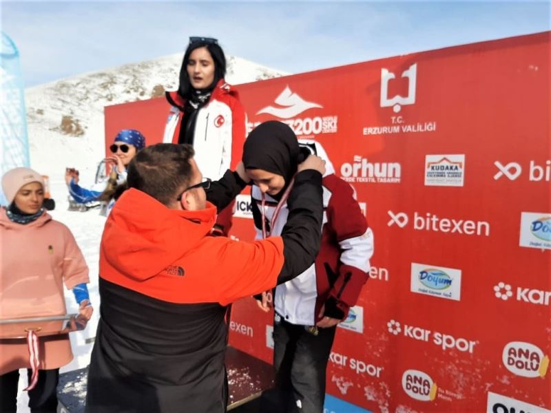 Kütahya Orman SK Sporcusu Yıldız Akbulut, Natürel Kızakta Türkiye ikincisi oldu
