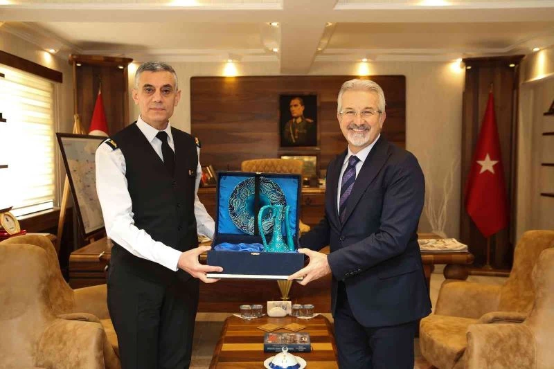 Başkan Erdem’den, Yalçınkaya’ya nezaket ziyareti
