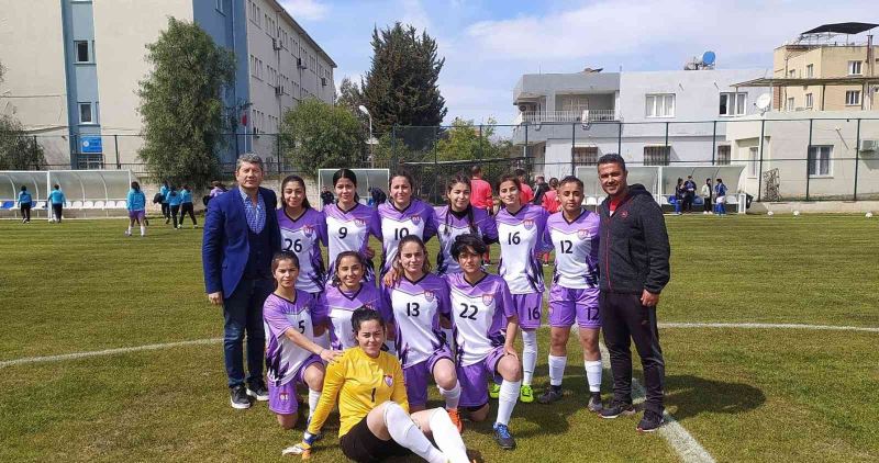Adana 01 Kadın FK, ilk maçında 5-0 galip geldi
