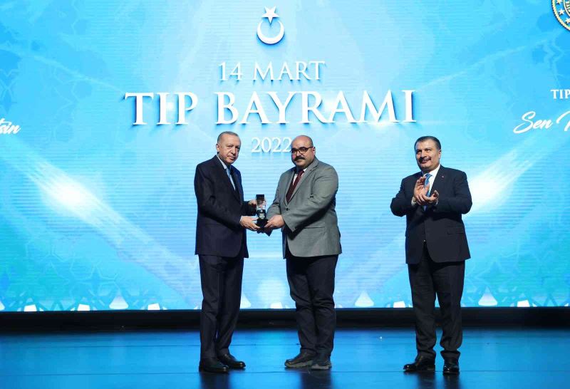 Ankara Şehir Hastanesi’ne Yılın Başhekimi ve Yılın Hekimi ödülü
