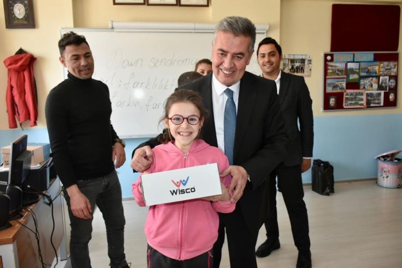 Buharkent’te Down Sendromlu çocuklara sürpriz
