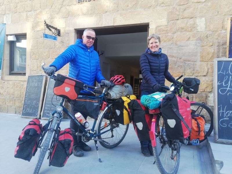 Bisikletleriyle İran’a giden Alman çift, Beypazarı’na ulaştı
