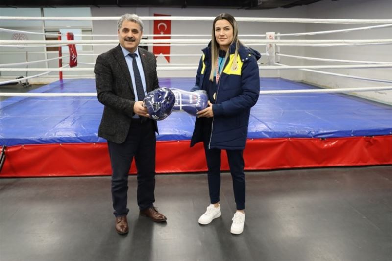 Malatyalı boksör Hatice Akbaş’ın Avrupa Şampiyonluğu sevinci
