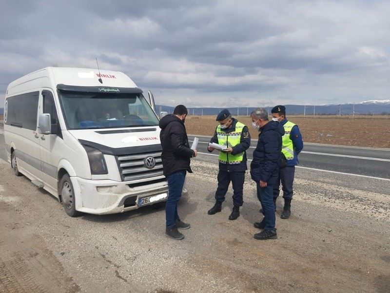 Eskişehir’de sivil görünümlü jandarmadan trafik denetimi
