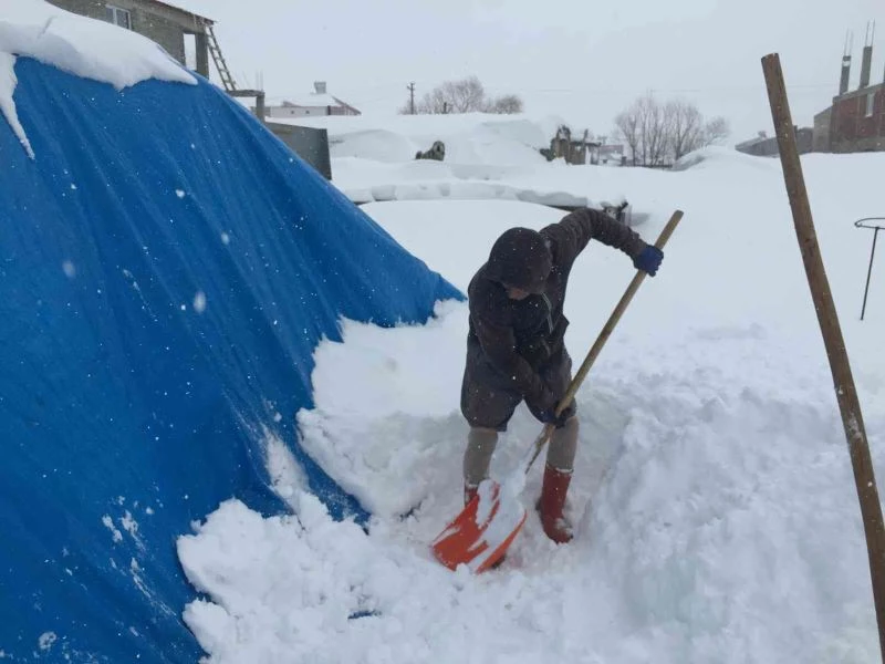 Kars’ta son 30 yılın en yoğun kışı yaşanıyor
