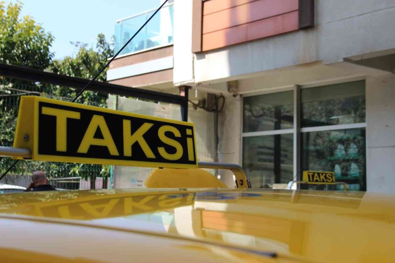 İzmir’de taksi ücretlerine zam
