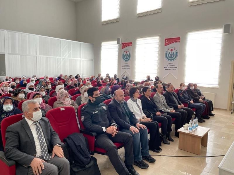 Acıgöl’de ’Kadına Yönelik Şiddetle Mücadele’ semineri düzenlendi
