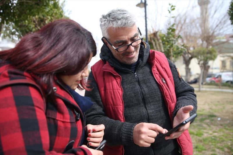 Acılı baba 17 gündür hastanede kızının gözünü açmasını bekliyor