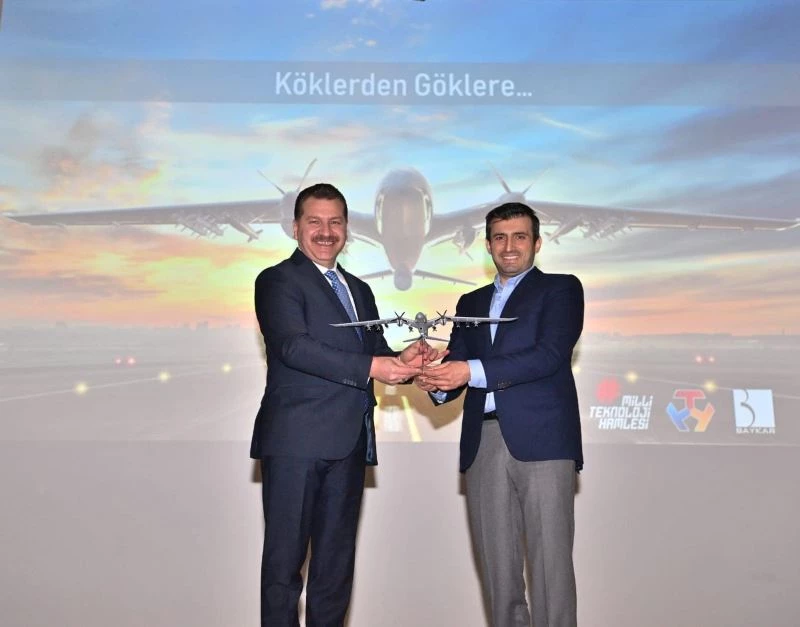 İHA VE SİHA’ların mimarı, askeri öğrencilerle buluştu
