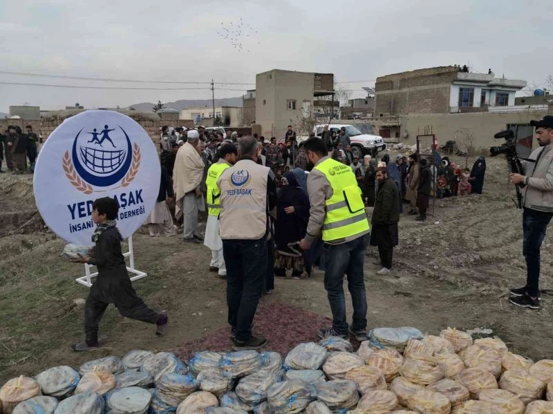 Türkiye’den Afganistan’daki 2 bin 500 aileye gıda ve nakit desteği
