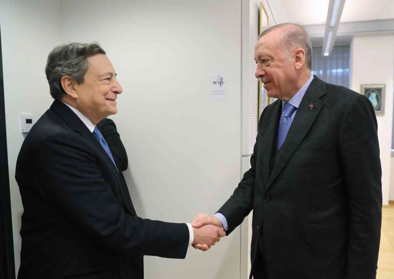 Cumhurbaşkanı Recep Tayyip Erdoğan’ın İtalya Başbakanı Mario Draghi ile Brüksel’deki görüşmesi başladı.
