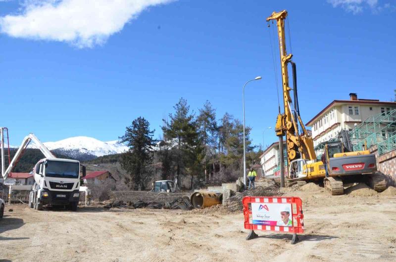 Çamlıyayla’ya katlı otopark yapılıyor
