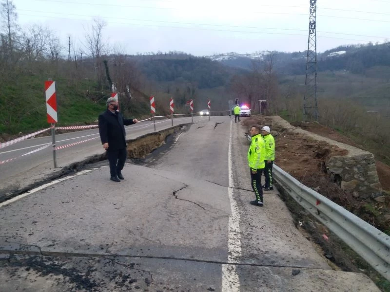 Fatsa-Kumru karayolunda heyelan
