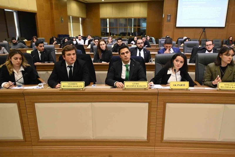 Gençler siyaset provasını mecliste yaptı
