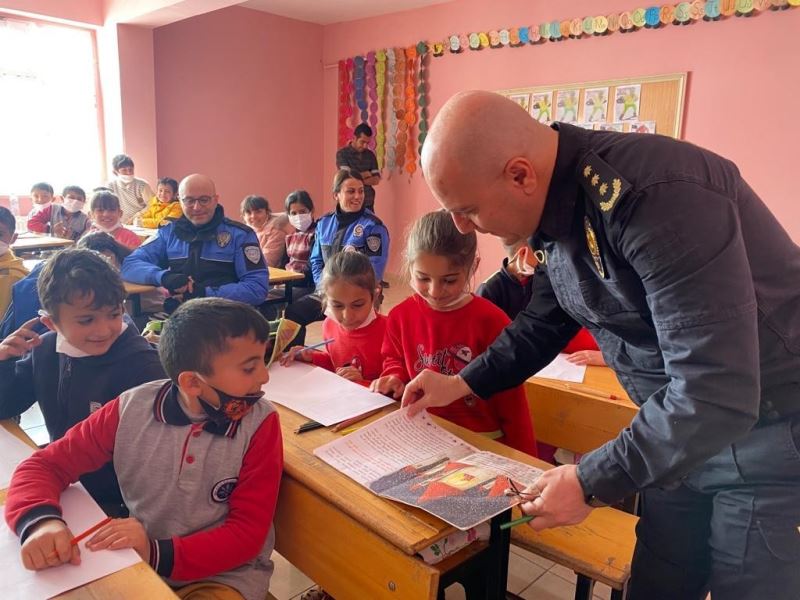 Hakkari polisinden öğrencilere ‘rol model’ ziyareti
