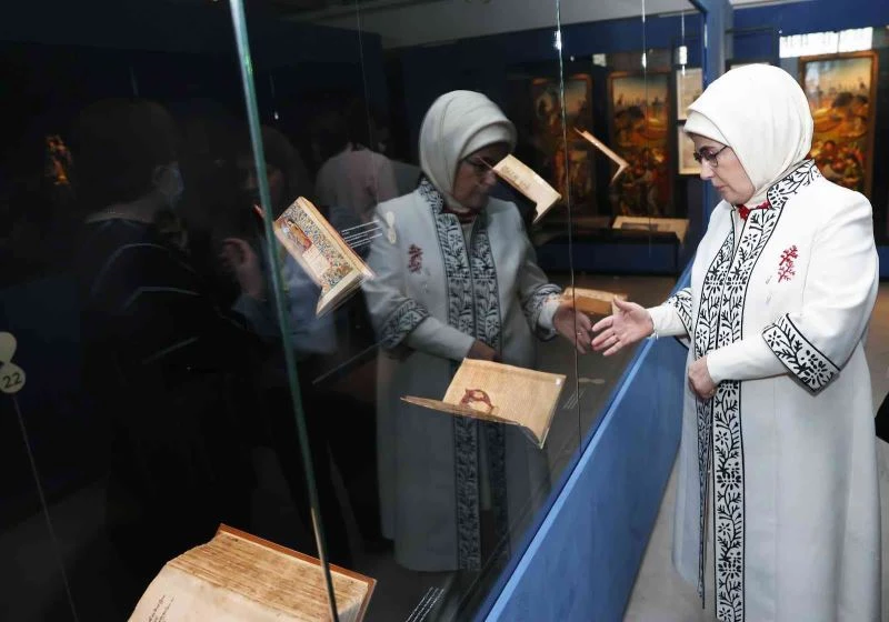 Emine Erdoğan, Belçika Kraliyet Kütüphanesi’ni ziyaret etti
