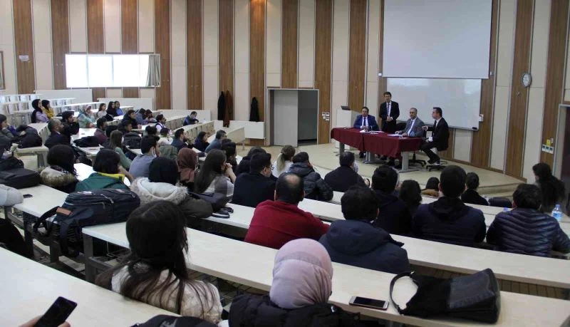 Elçi Müsteşarı Simon, Alman öğrencilere GAÜN’ü önerdi
