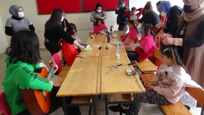 Köy okullarındaki kız öğrencilere ücretsiz kuaför hizmeti
