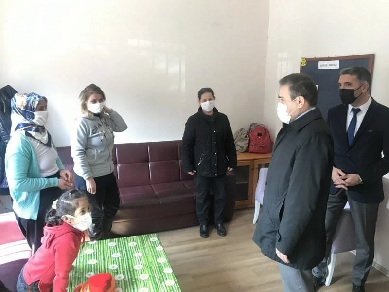 Burhaniye Kaymakamı Memiş, Pelitköy Mahallesini ziyaret etti
