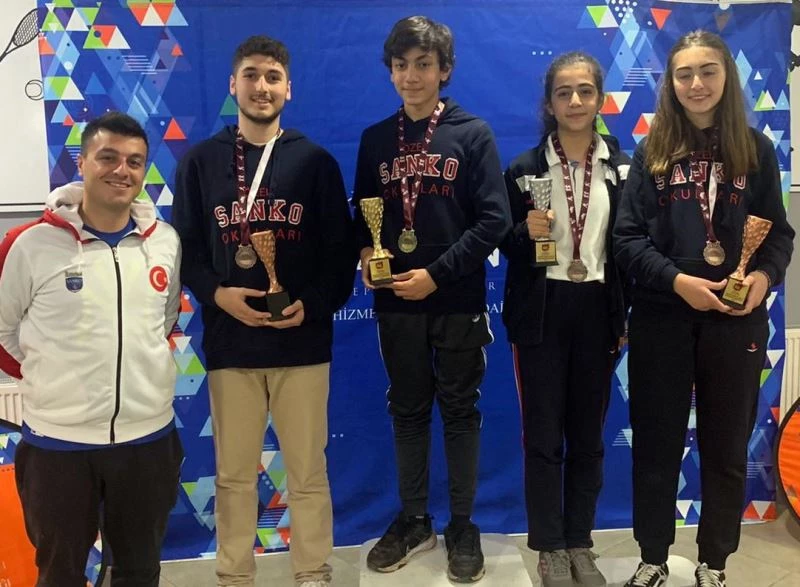 SANKO Okulları öğrencileri bir birincilik, üç üçüncülük kazandı
