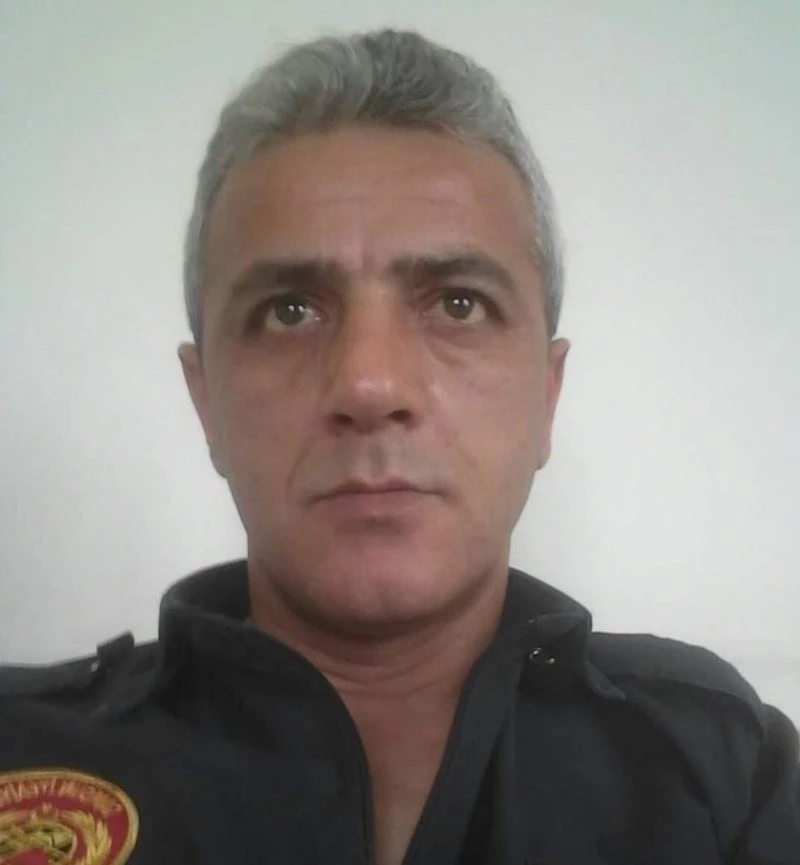 Eski itfaiyeci evinde ölü bulundu
