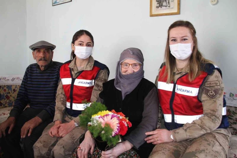 Dosta güven düşmana korku salan jandarma ekiplerinden anlamlı proje
