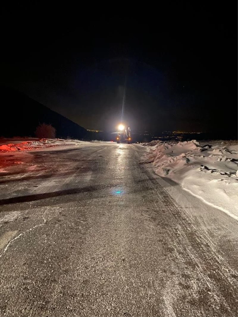 Tipide mahsur kalan 40 Malezyalı turist kurtarıldı
