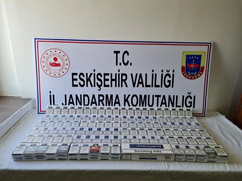 Yolcu otobüsüyle taşınan kaçak sigaralar jandarma ekiplerince ele geçirildi
