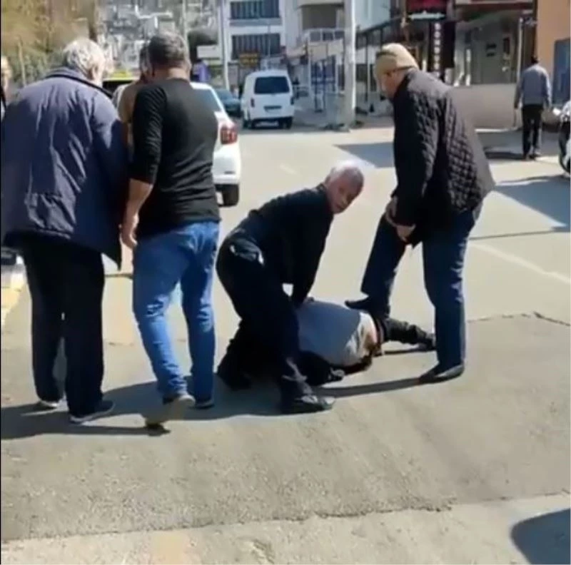 Su sayacı çalarken yakalanan şüpheliye yaşlı adamdan tekmeli tepki
