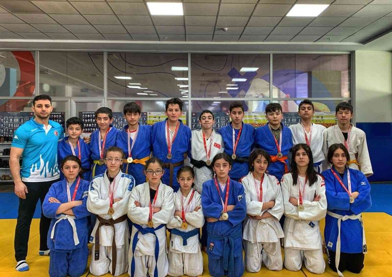 Kars “Anadolu Yıldızlar Ligi” Judo müsabakaları tamamlandı
