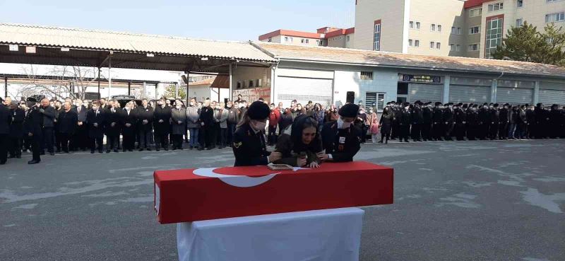 Kalbine yenilen astsubayın naaşı törenle memleketine gönderildi
