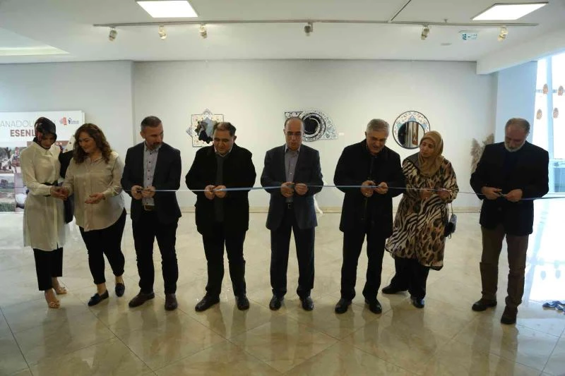 Sırdan yansımalar çini sergisi kapılarını açtı
