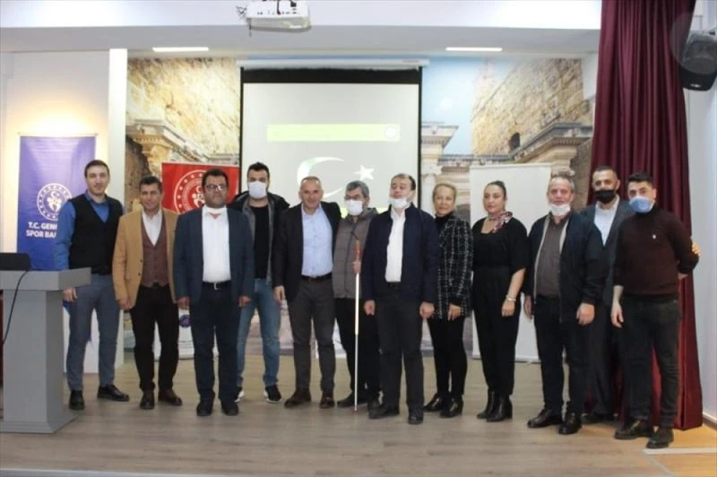 Görme engelli ve engelsiz bireyleri bir araya getiren 