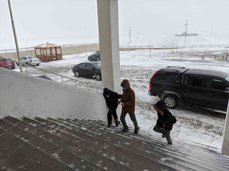 Ardahan’da eğitime kar engeli: 1 gün ara verildi
