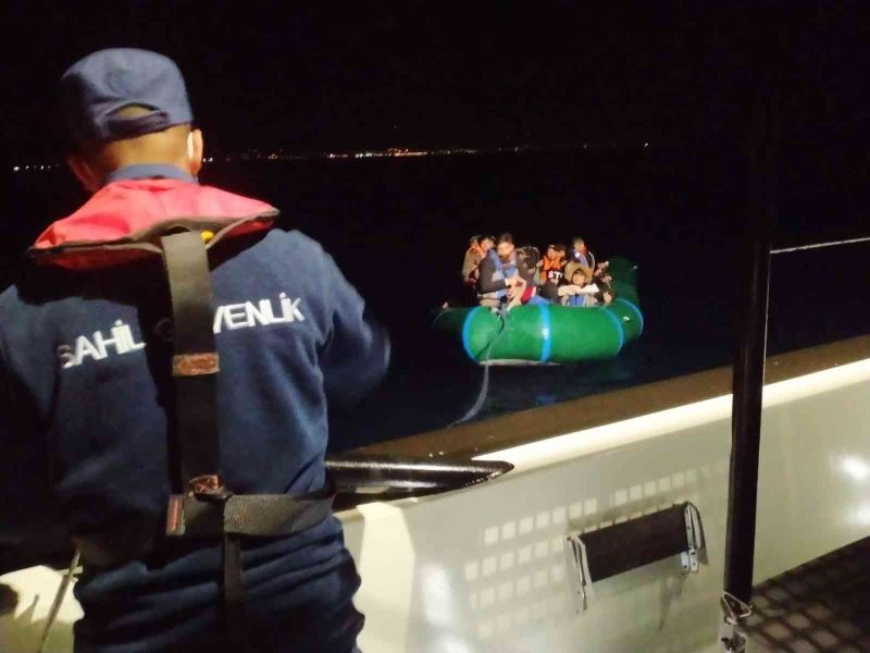 Türk karasularına geri itilen 82 göçmen kurtarıldı
