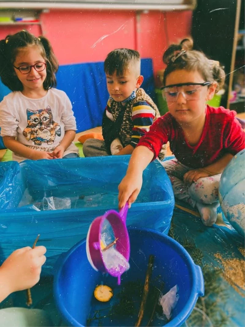 Doğa kirliliği çocuklara anlatılıyor
