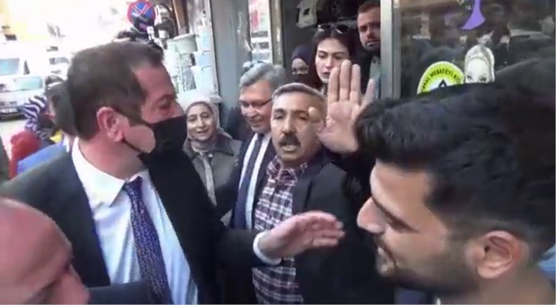 Adana’da Ahmet Davutoğlu’na tepki: 