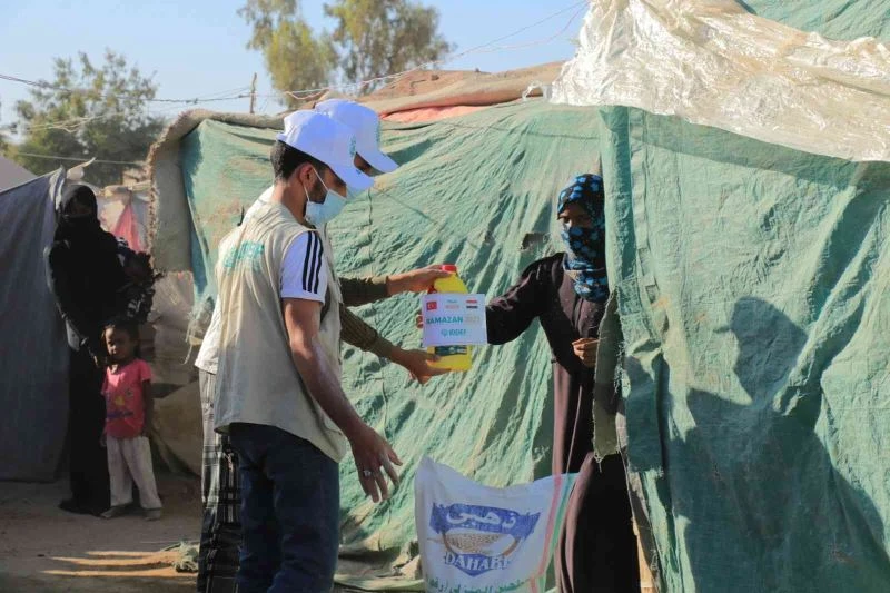 İDDEF’ten Yemen’de kumanya dağıtımı
