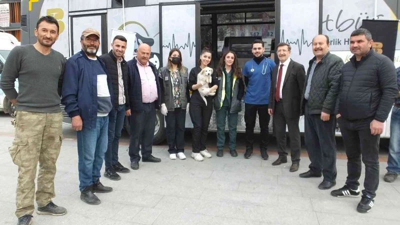 Balıkesir’de sokak hayvanlarına VETBÜS şefkati
