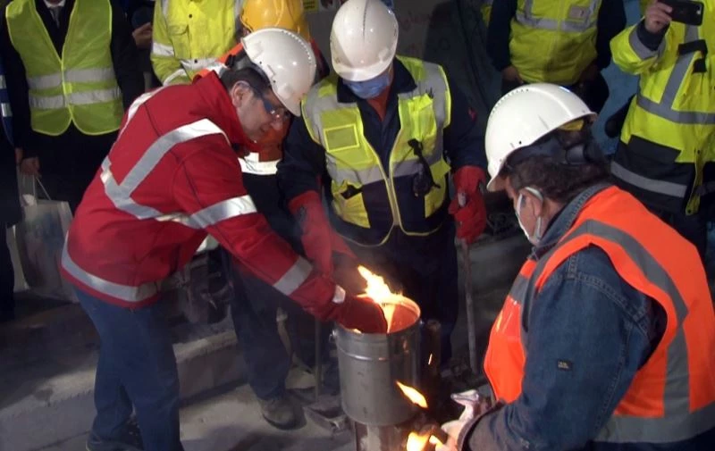 Kabataş-Mecidiyeköy-Mahmutbey hattında raylar birleştirildi
