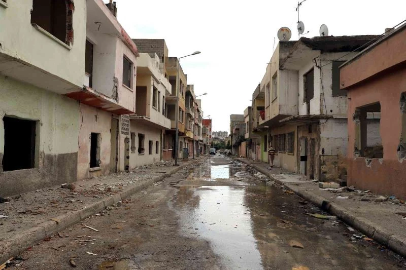 Gültak, eski binalar ve deprem tehlikesine dikkat çekti: “Yeni baştan yapmamız elzemdir”
