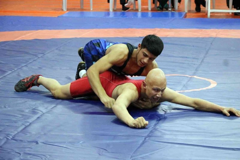 Okul Sporları Gençler Grekoromen Türkiye Şampiyonası Yozgat’ta başladı
