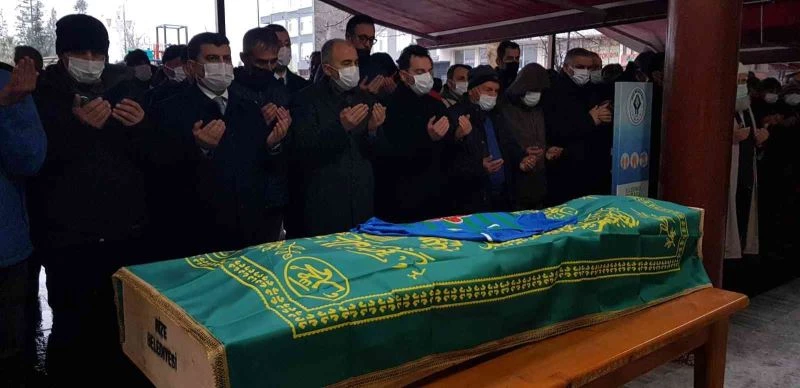 Efsane futbolcu Şenol Birol ‘Efsane Çubuklu’ ile uğurlandı
