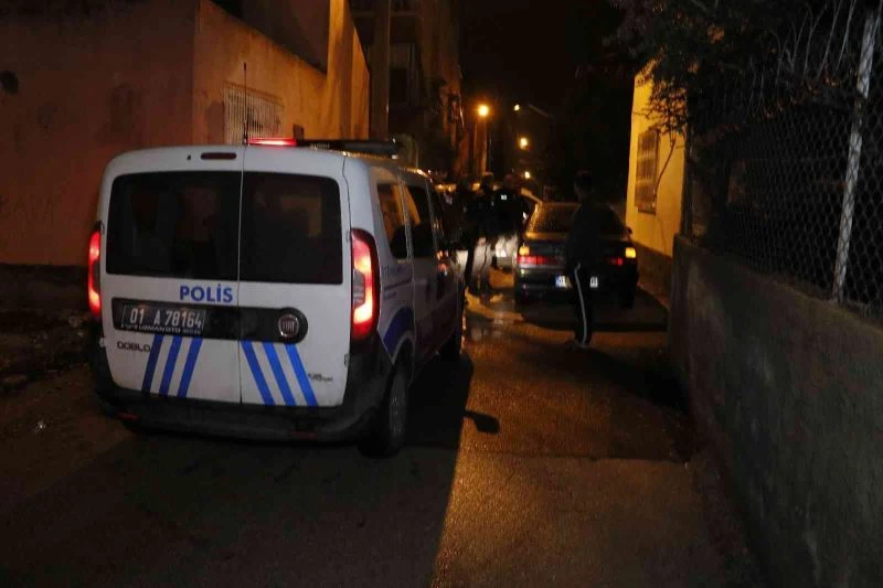 10 kilometre kaçtıktan sonra yakalanan otomobilden ruhsatsız tabanca çıktı
