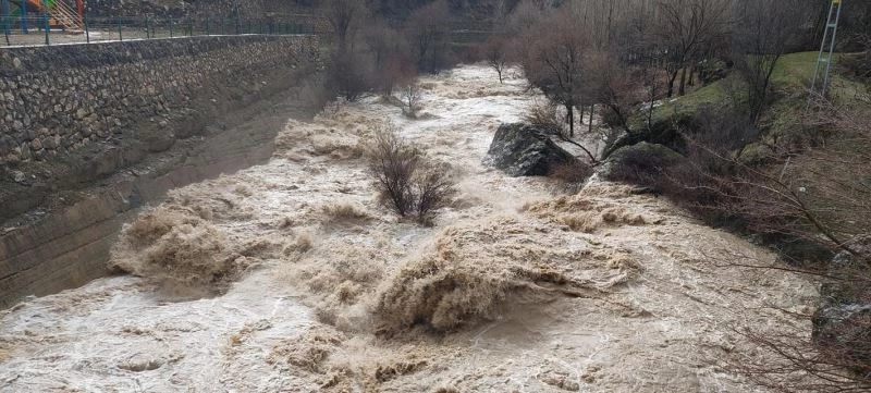 Yoğun yağış nedeni ile Tağar Çayı taştı
